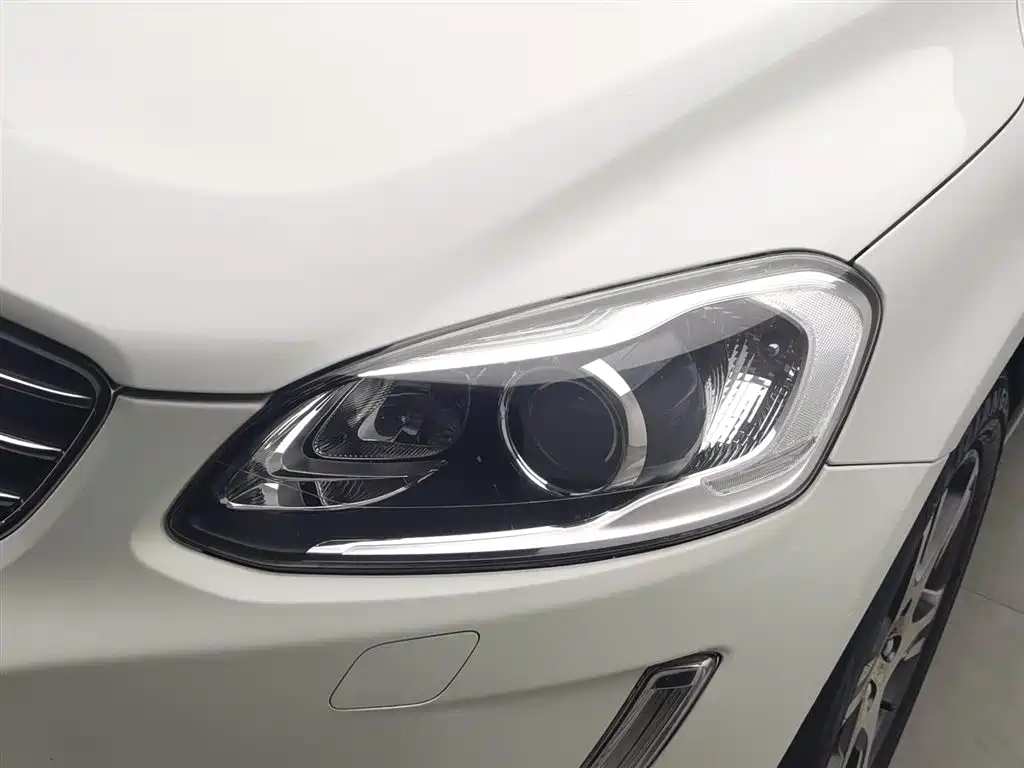 Volvo XC60 2015 — фото 7