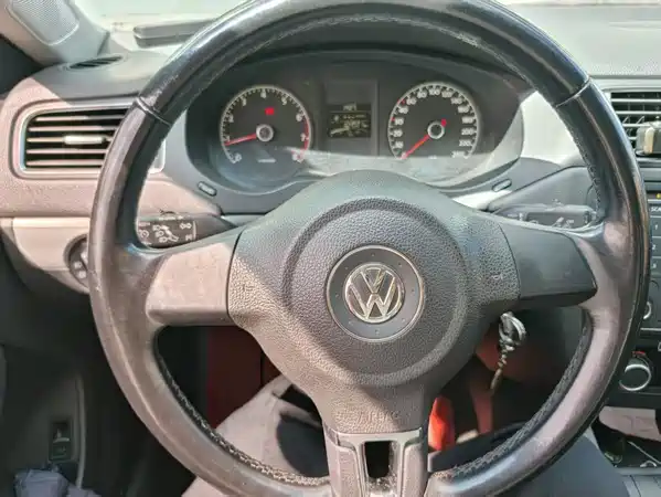 Volkswagen Sagitar 2014