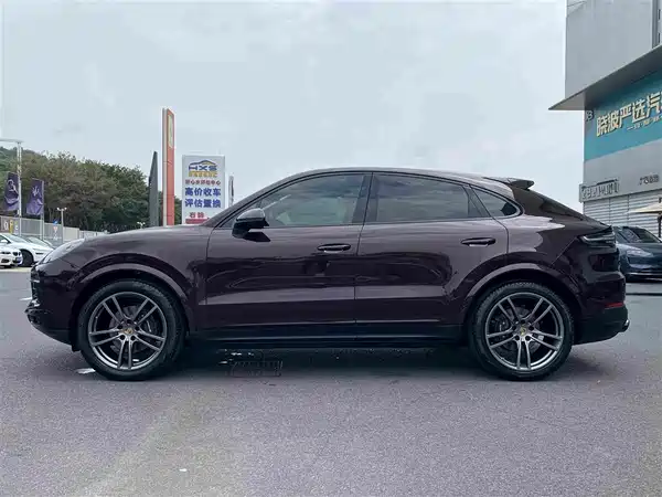 Porsche Cayenne 2022