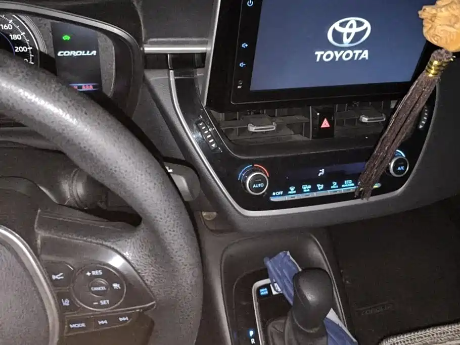 Toyota Corolla 2022 — фото 13