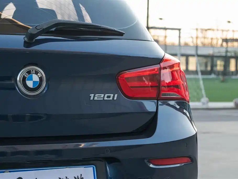 BMW 1 Series 2016 — фото 16