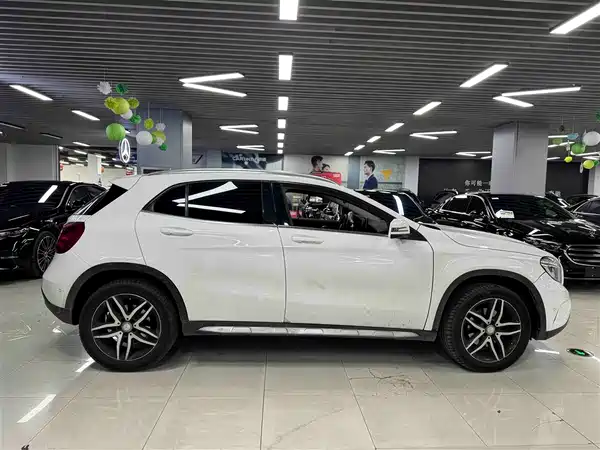 Mercedes-Benz GLA 2016