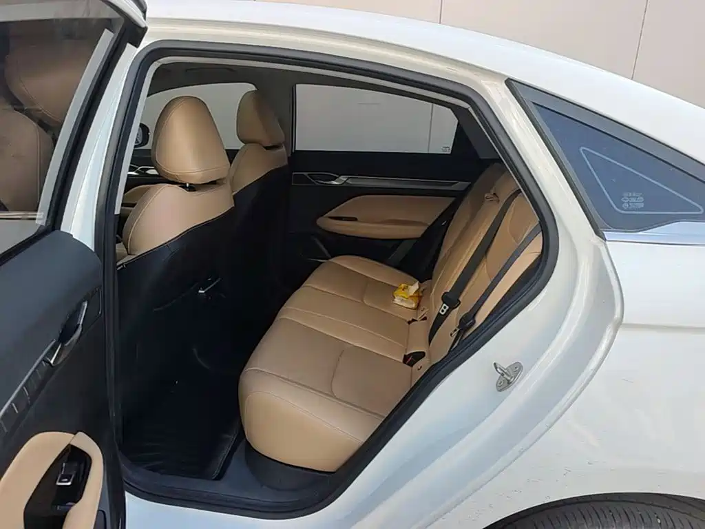 Geely Emgrand L Hip 2024 — фото 13