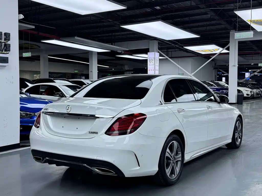 Mercedes-Benz C-Class 2020 — фото 17