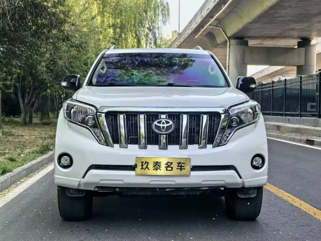Toyota Prado 2015 — фото 2