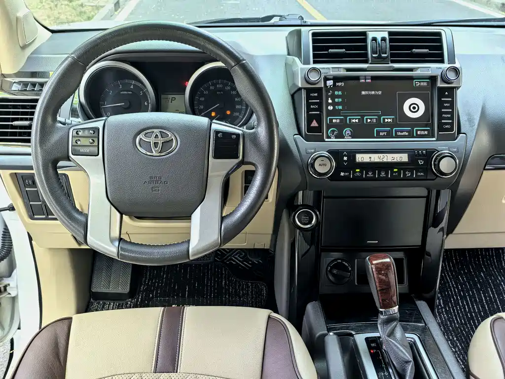 Toyota Prado 2015 — фото 4