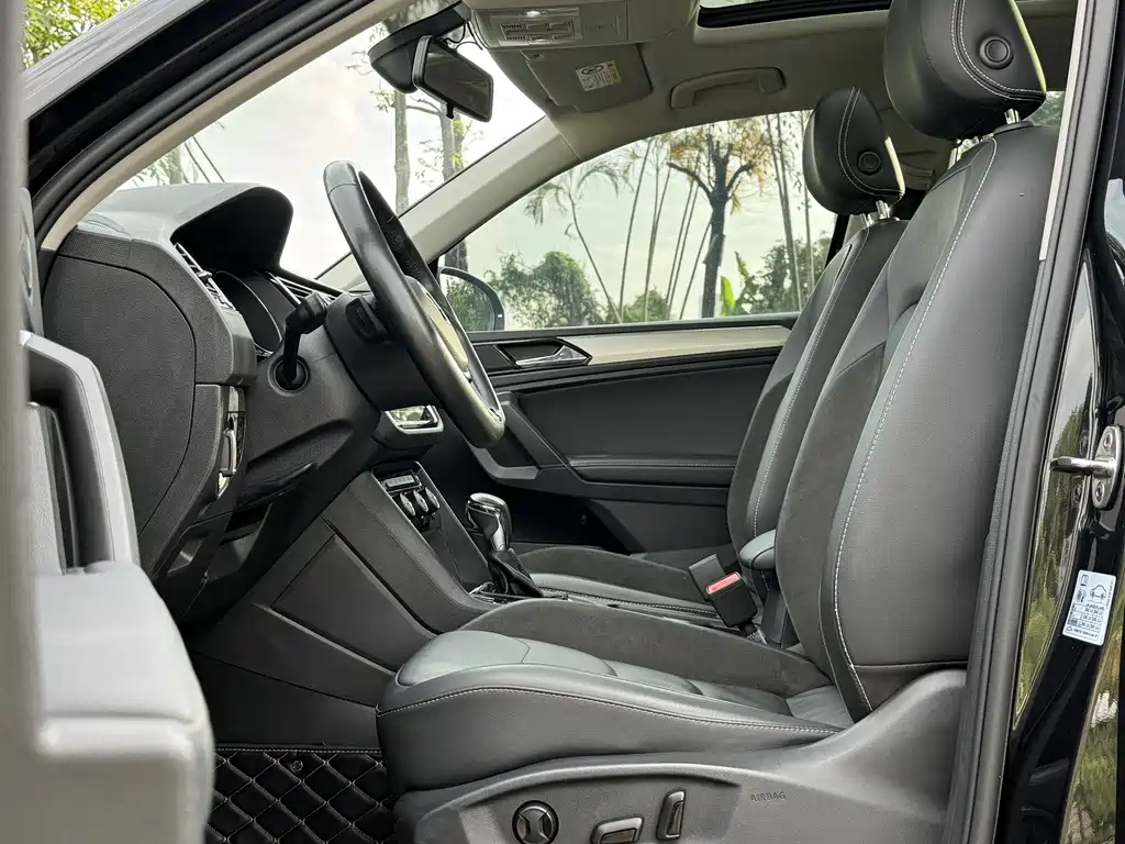 Volkswagen Tiguan L 2020 — фото 10