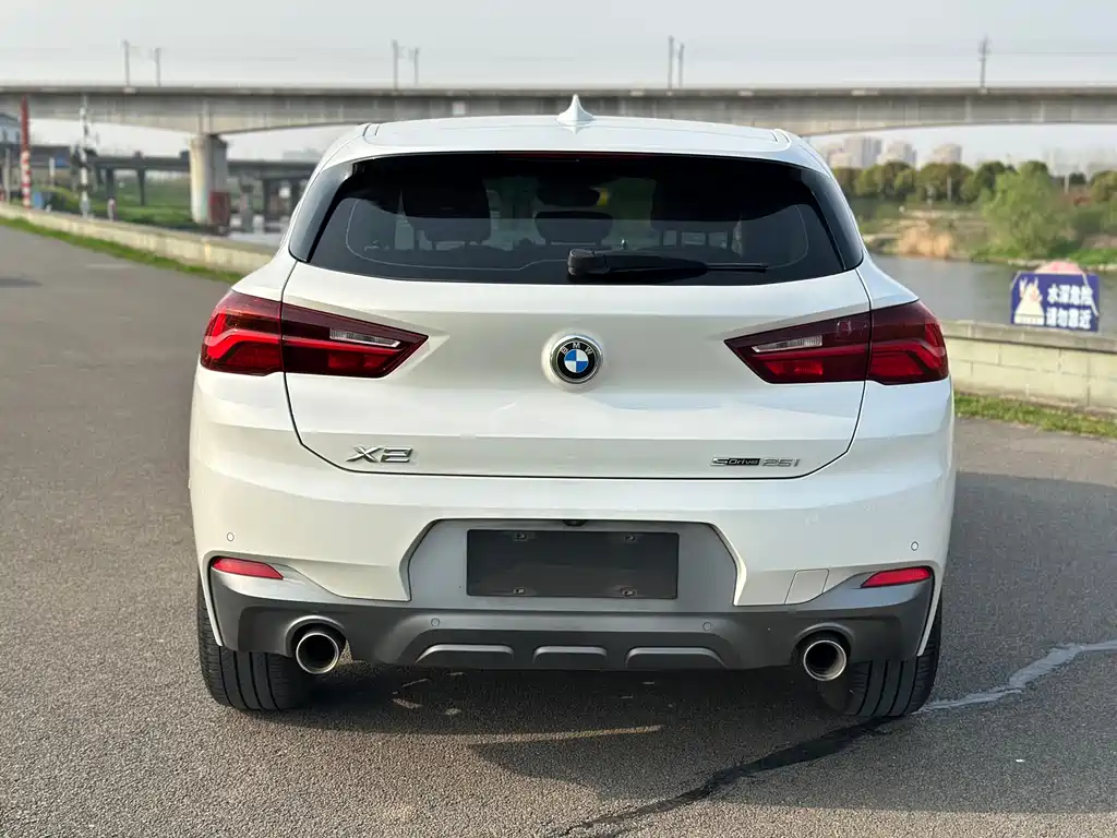 BMW X2 2021 — фото 17