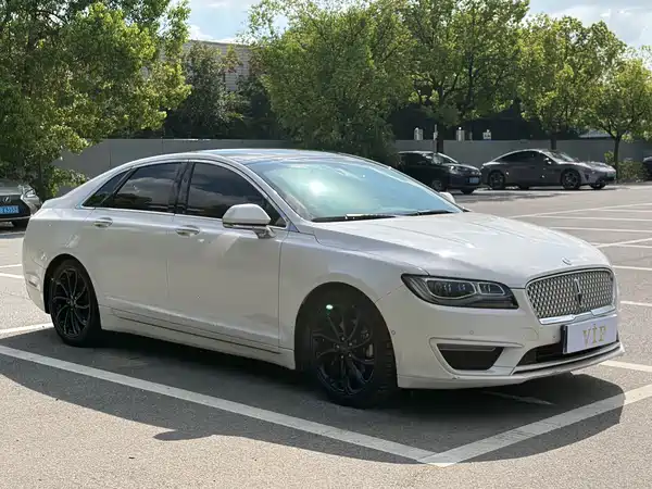 Lincoln MKZ 2020