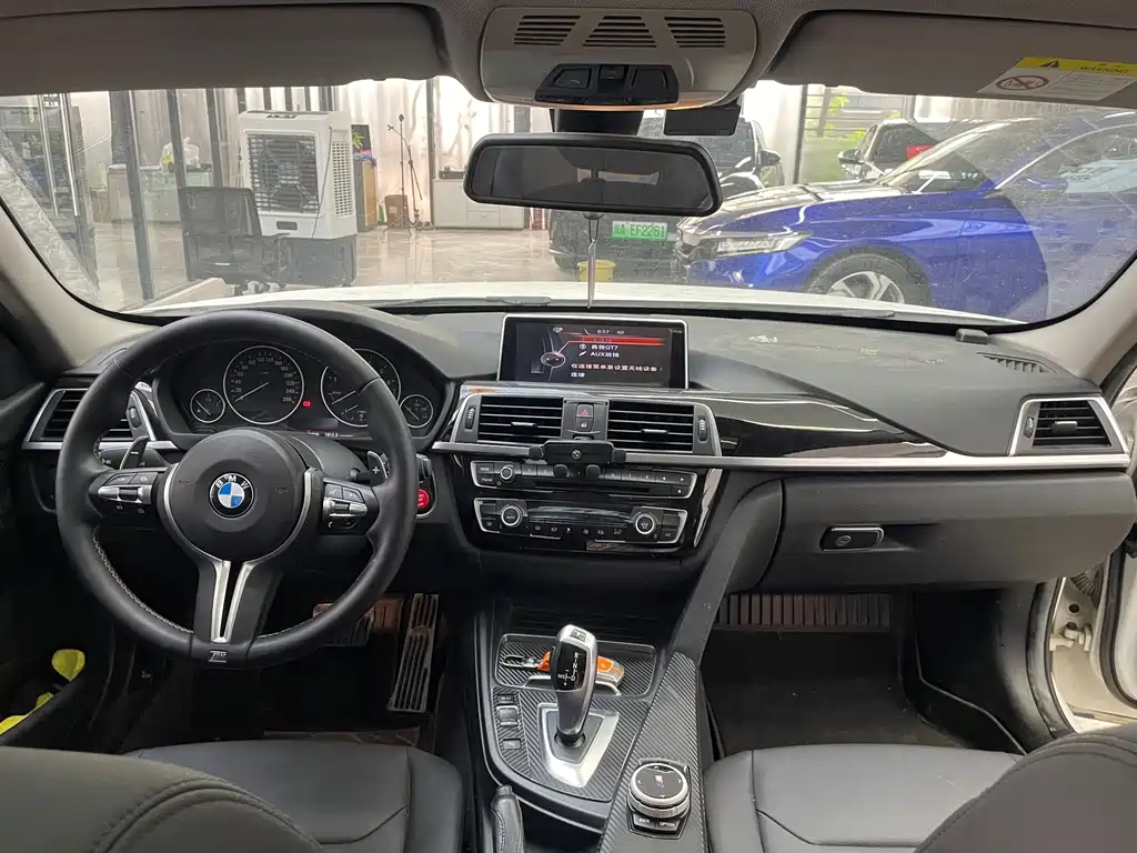BMW 3 Series 2017 — фото 12