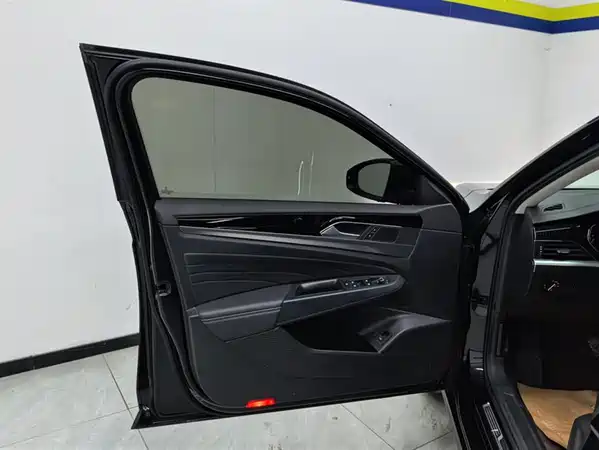 Volkswagen Passat 2024