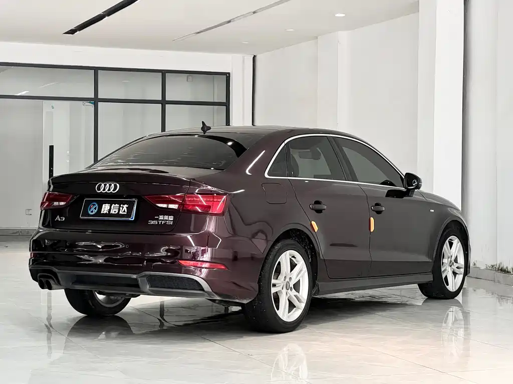 Audi A3 2019 — фото 9