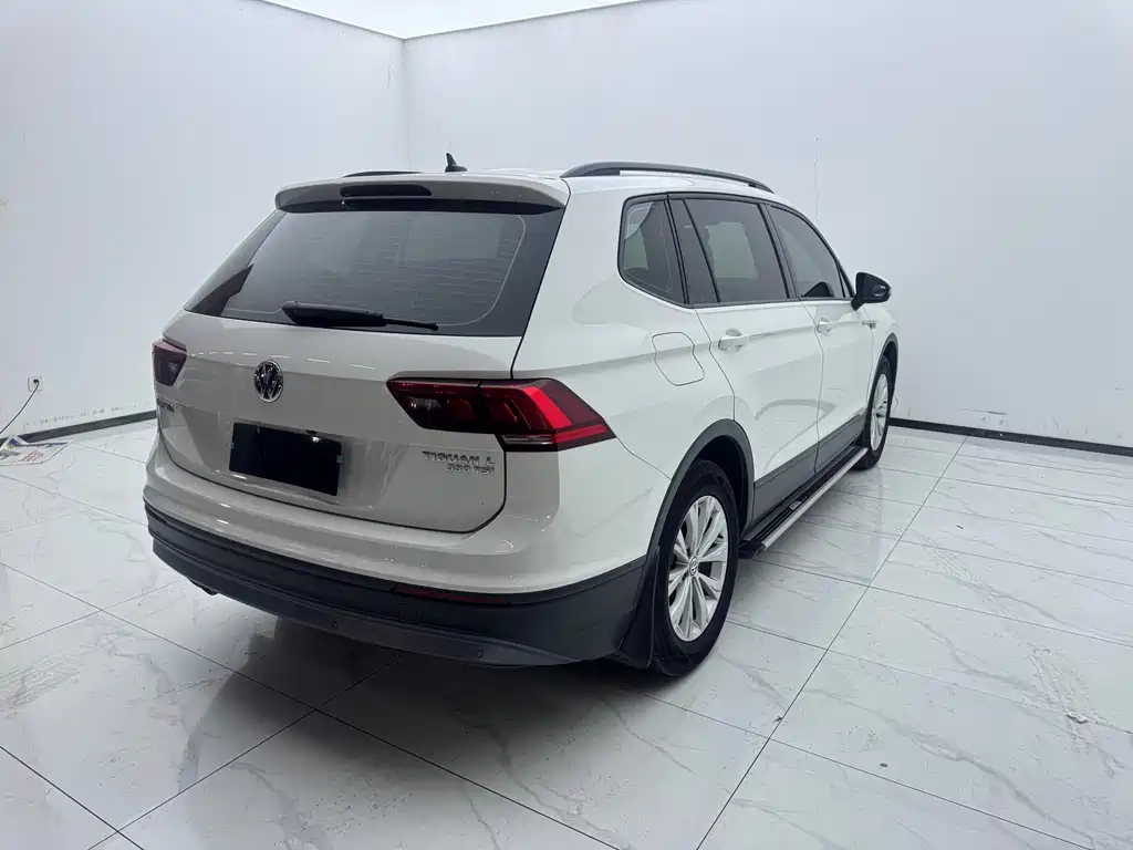 Volkswagen Tiguan L 2018 — фото 12