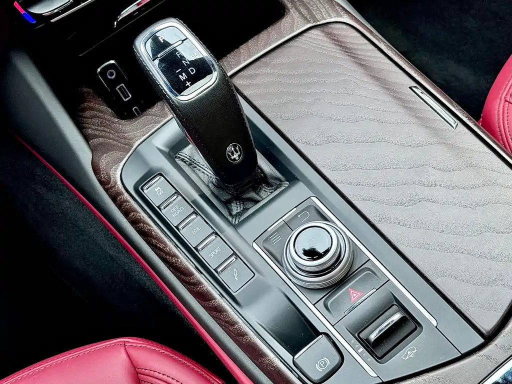 Maserati Levante 2020 — фото 11
