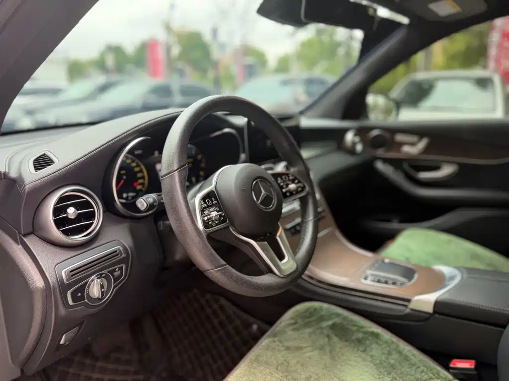 Mercedes-Benz GLC 2020 — фото 15