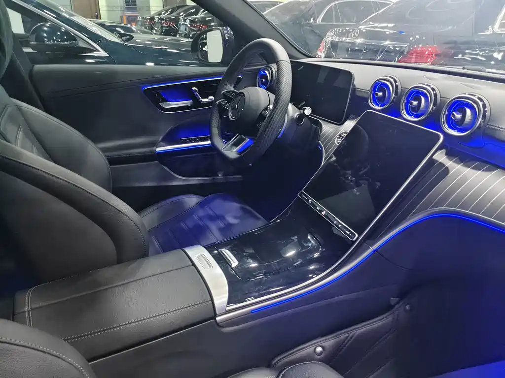 Mercedes-Benz C-Class 2025 — фото 18