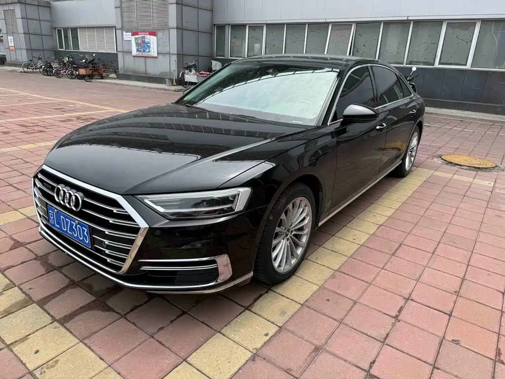 Audi A8 2020 — фото 1