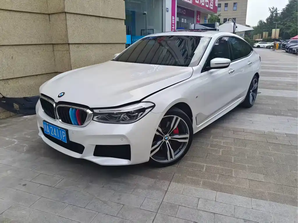 BMW 6 Series GT 2018 — фото 1