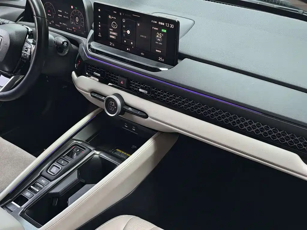 Honda Accord New Energy 2023 — фото 8