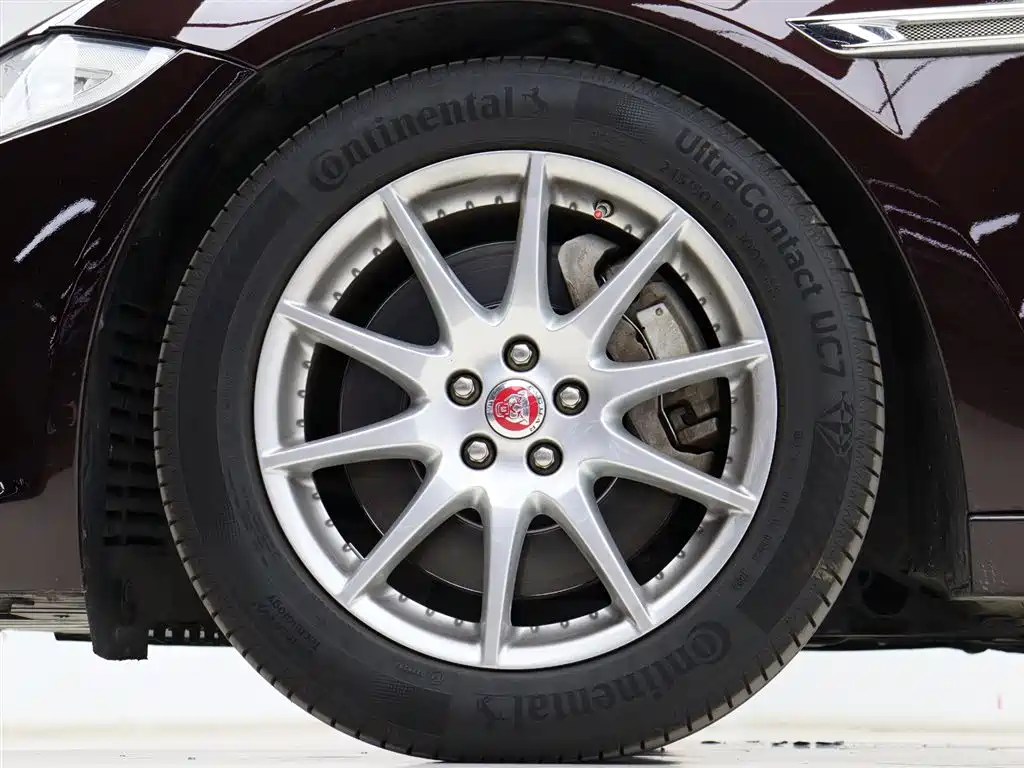 Jaguar XJ 2014 — фото 34