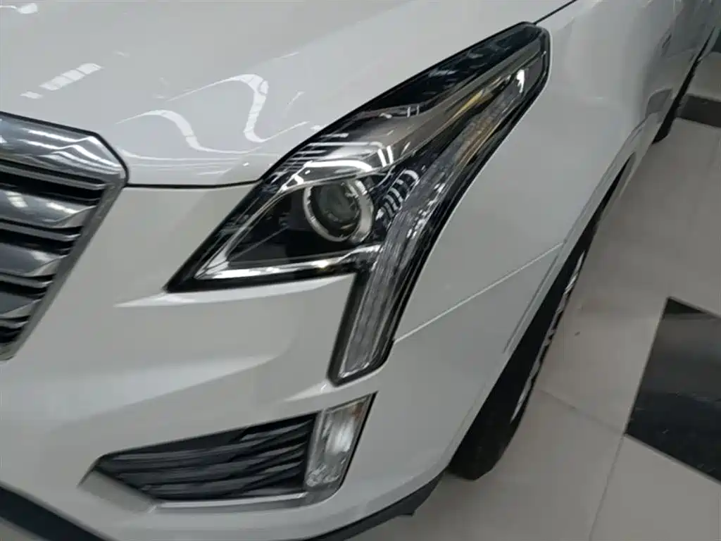 Cadillac XT5 2018 — фото 24