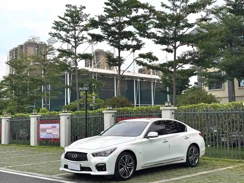 Infiniti Q50L 2015 — фото 1