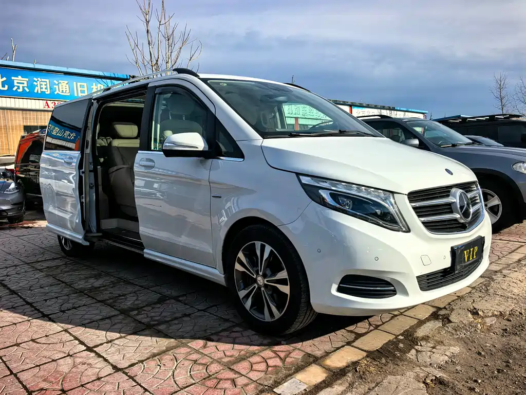 Mercedes-Benz V-Class 2016 — фото 22