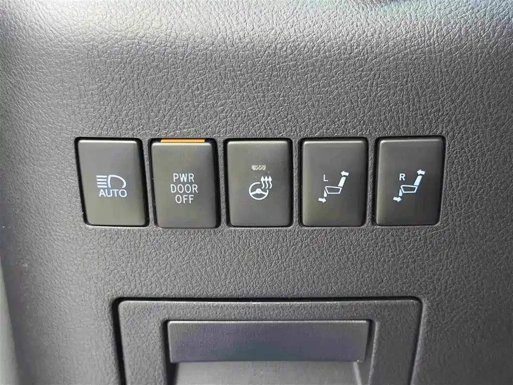 Toyota Vellfire 2022 — фото 20