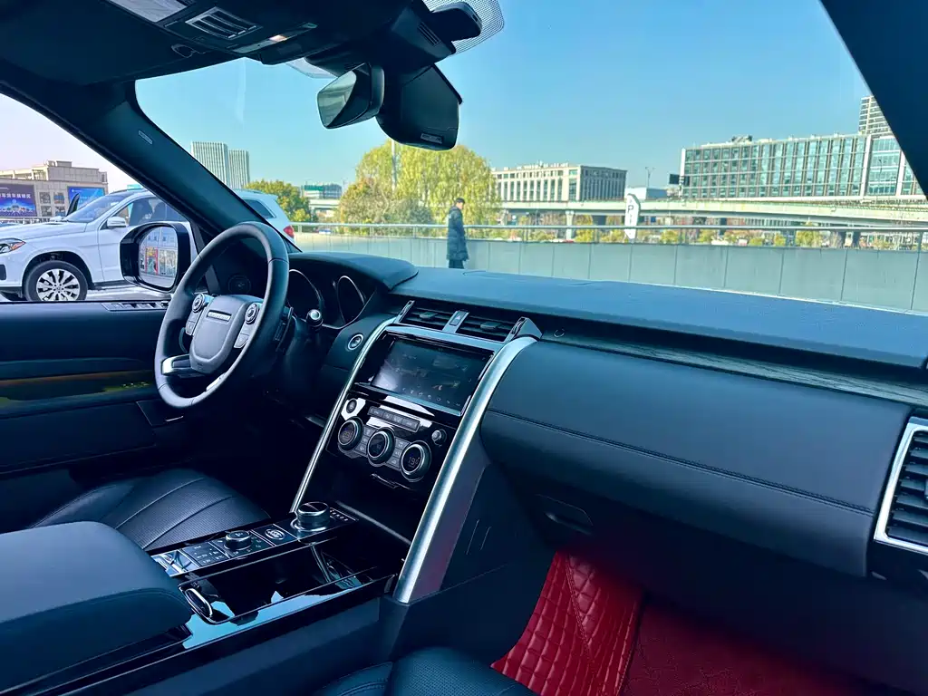 Land Rover Discovery 2020 — фото 11