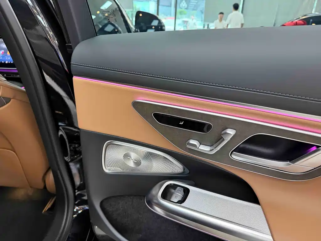 Mercedes-Benz E-Class 2024 — фото 13