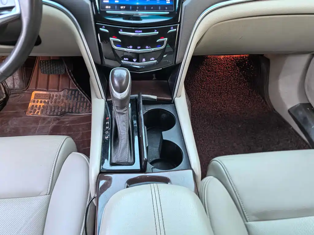 Cadillac XTS 2016 — фото 8