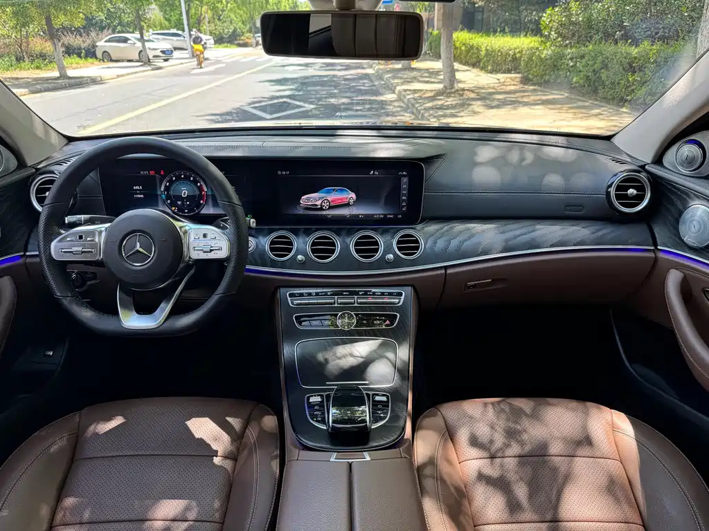 Mercedes-Benz E-Class 2018 — фото 15
