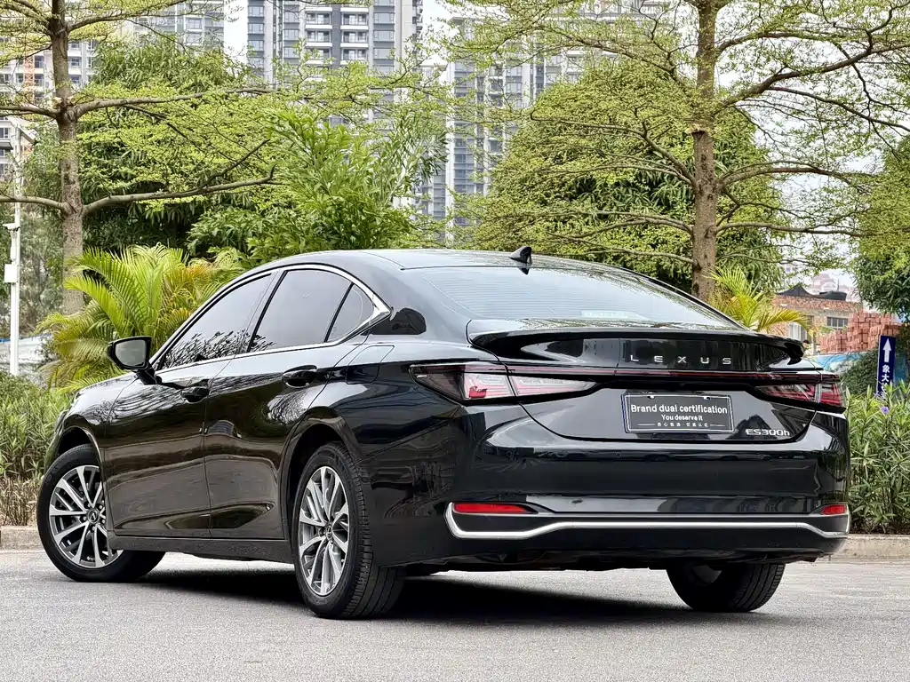 Lexus ES 2025 — фото 4