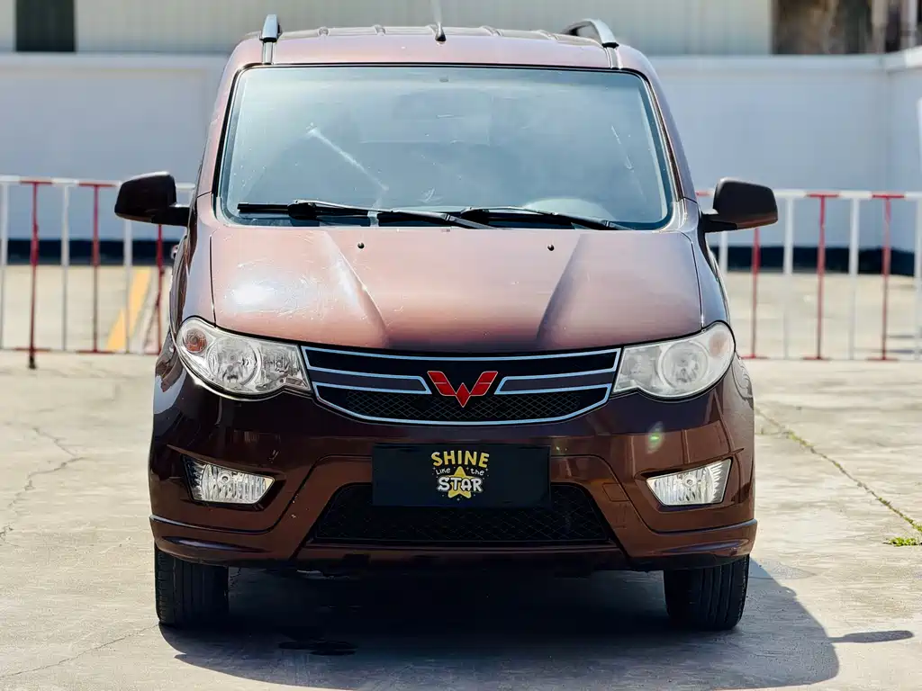 Wuling Hongguang 2017 — фото 2