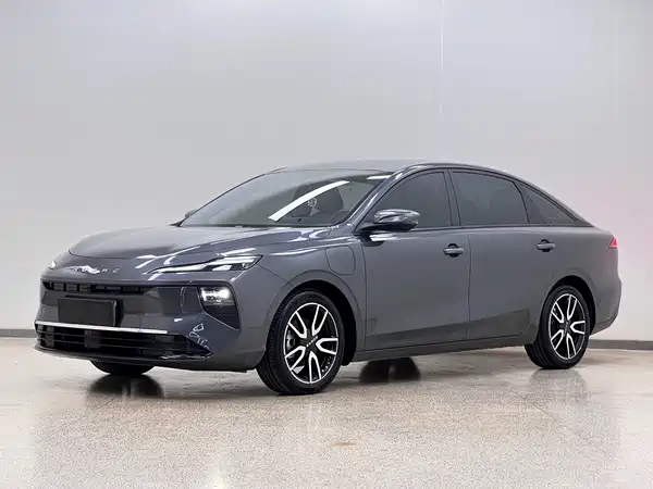 Roewe D6 2025