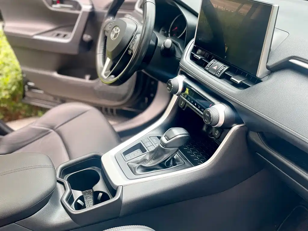 Toyota Wildlander 2022 — фото 12