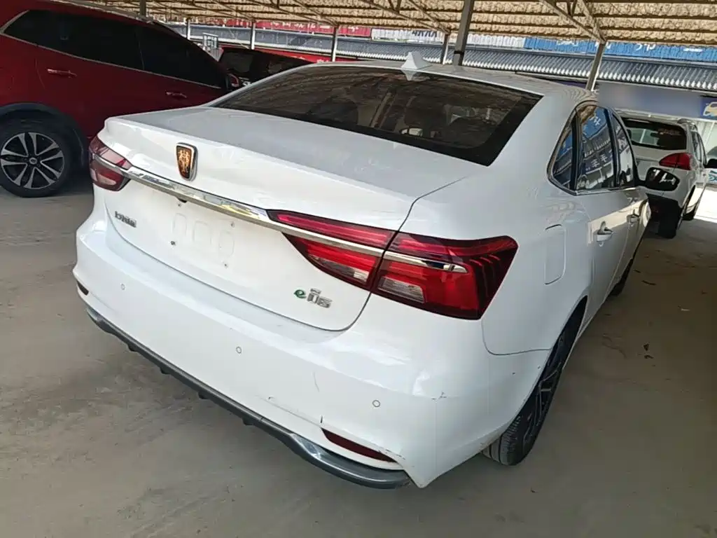 Roewe i6 New Energy 2020 — фото 7