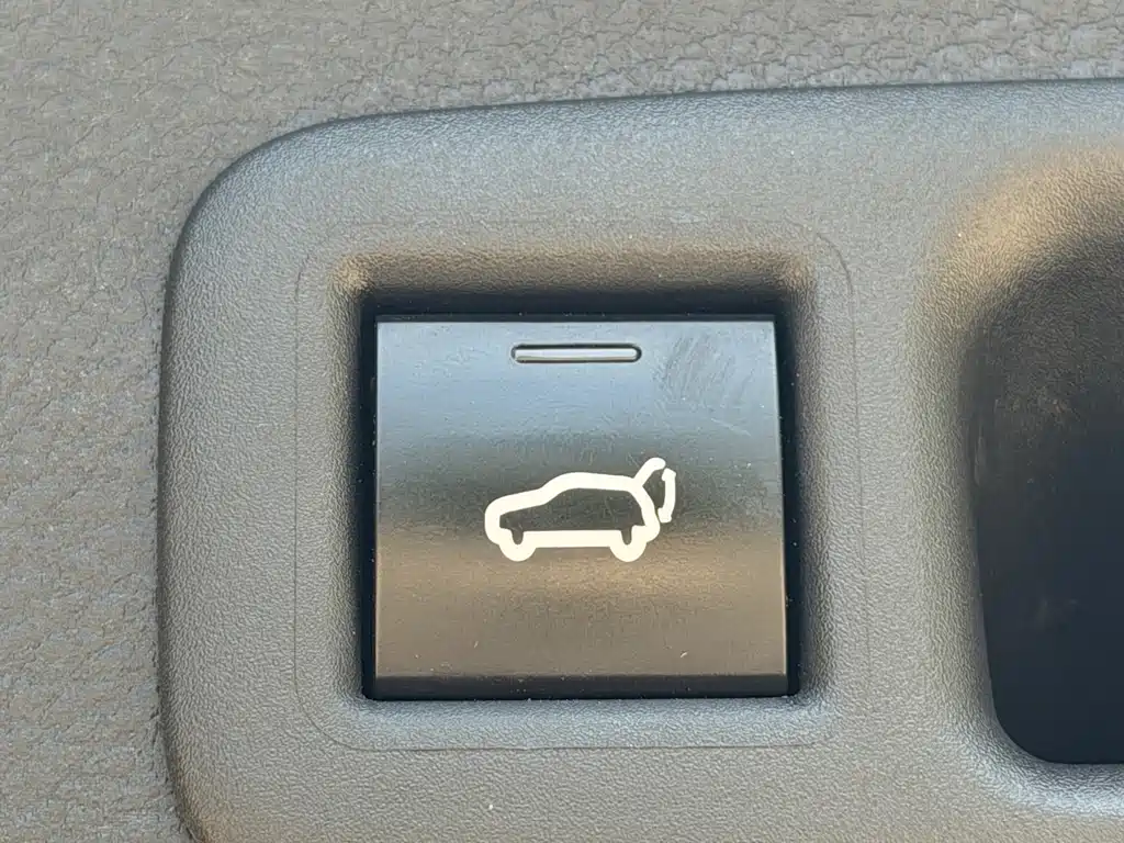 Toyota Sienna 2023 — фото 14