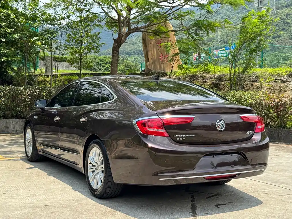 Buick LaCrosse 2017 — фото 16