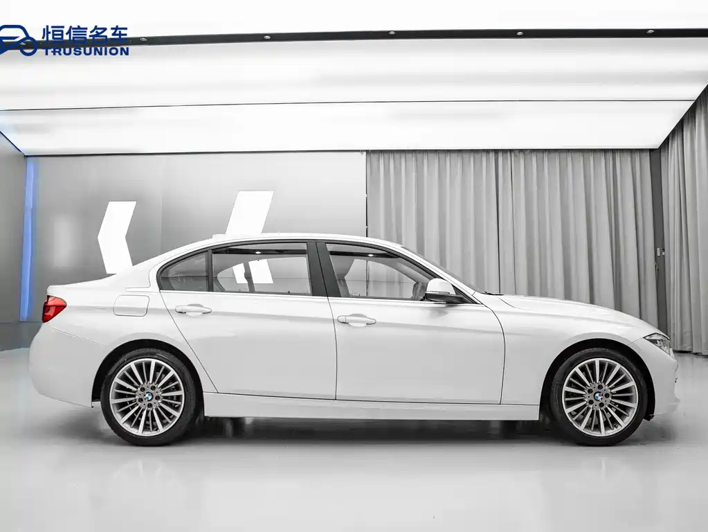 BMW 3 Series 2019 — фото 7