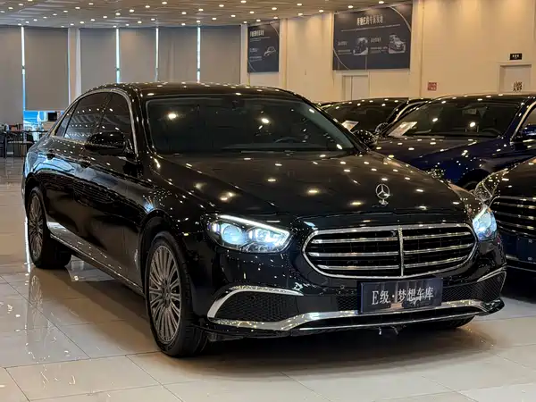 Mercedes-Benz E-Class 2022