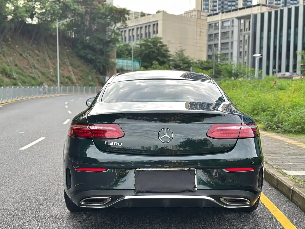 Mercedes-Benz E-Class 2022