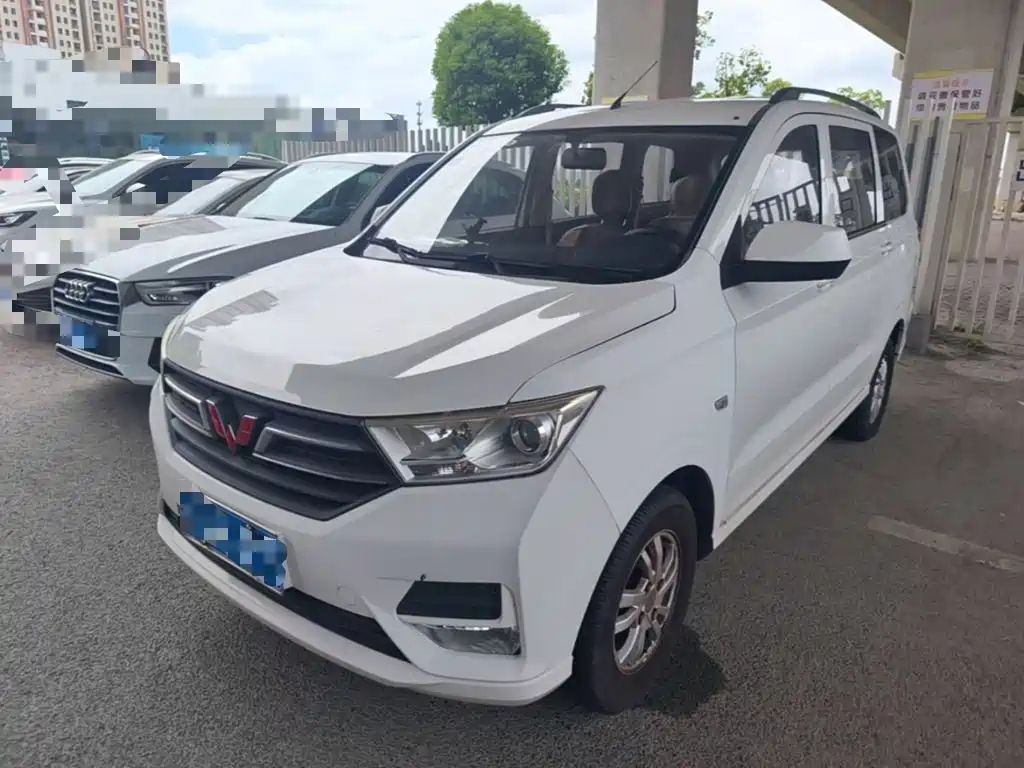 Wuling Hongguang 2019 — фото 1