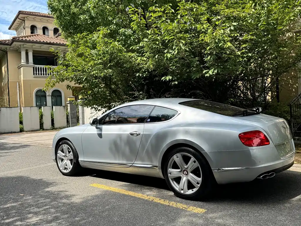 Bentley Continental 2013 — фото 16