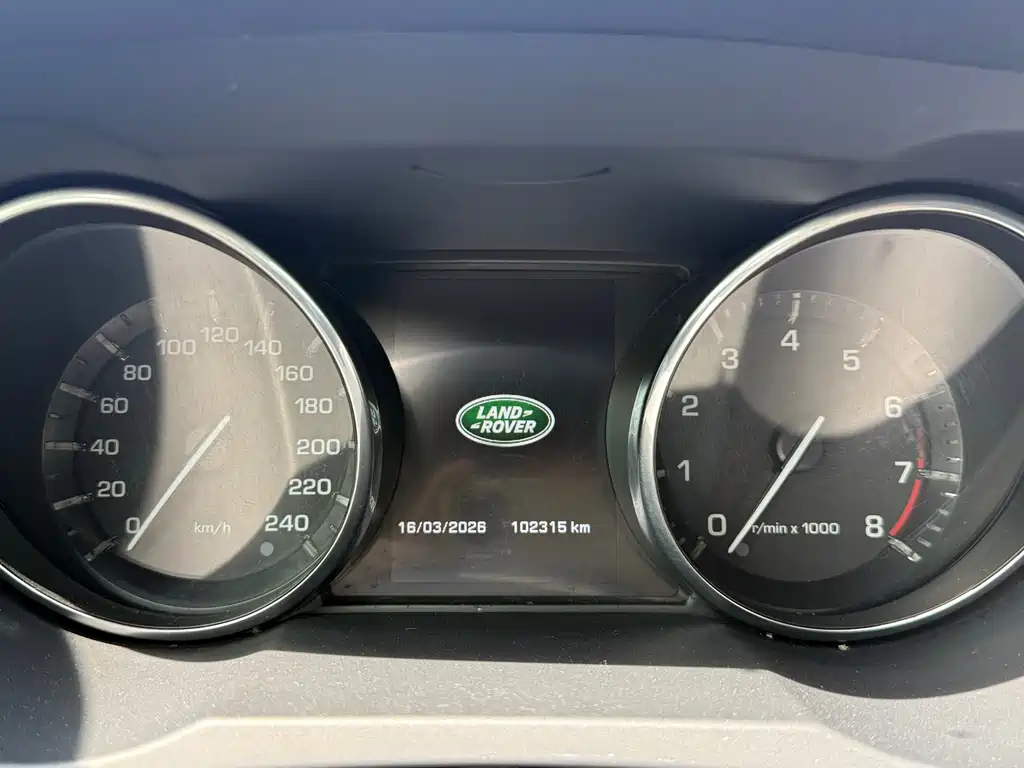 Land Rover Evoque 2015 — фото 11