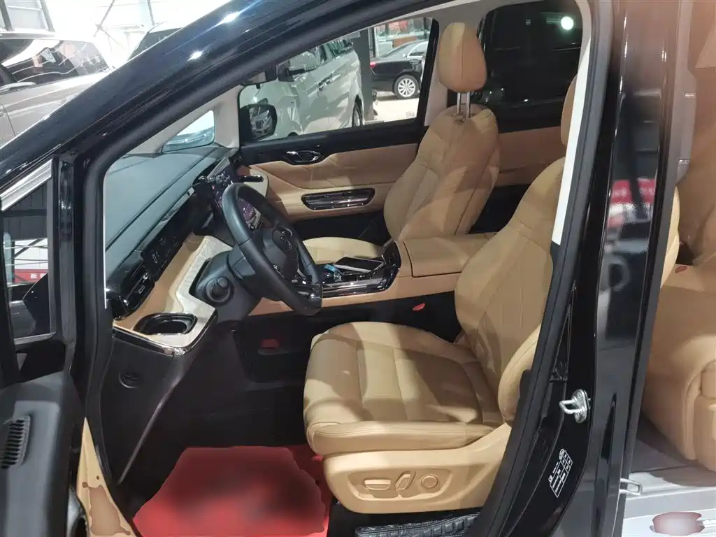 GAC Motor E8 Hybrid 2024 — фото 15