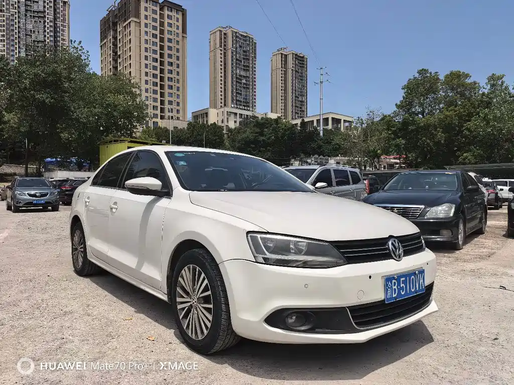 Volkswagen Sagitar 2016