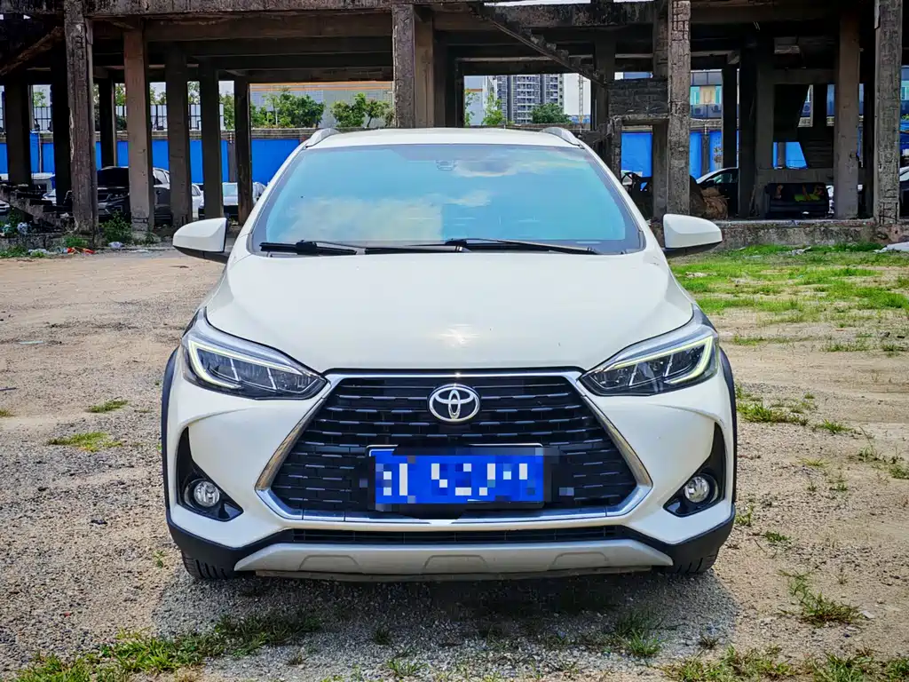 Toyota Yaris L 2022 — фото 2