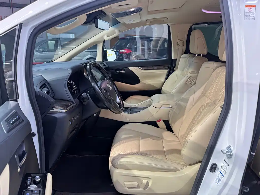 Toyota Alphard 2020 — фото 9