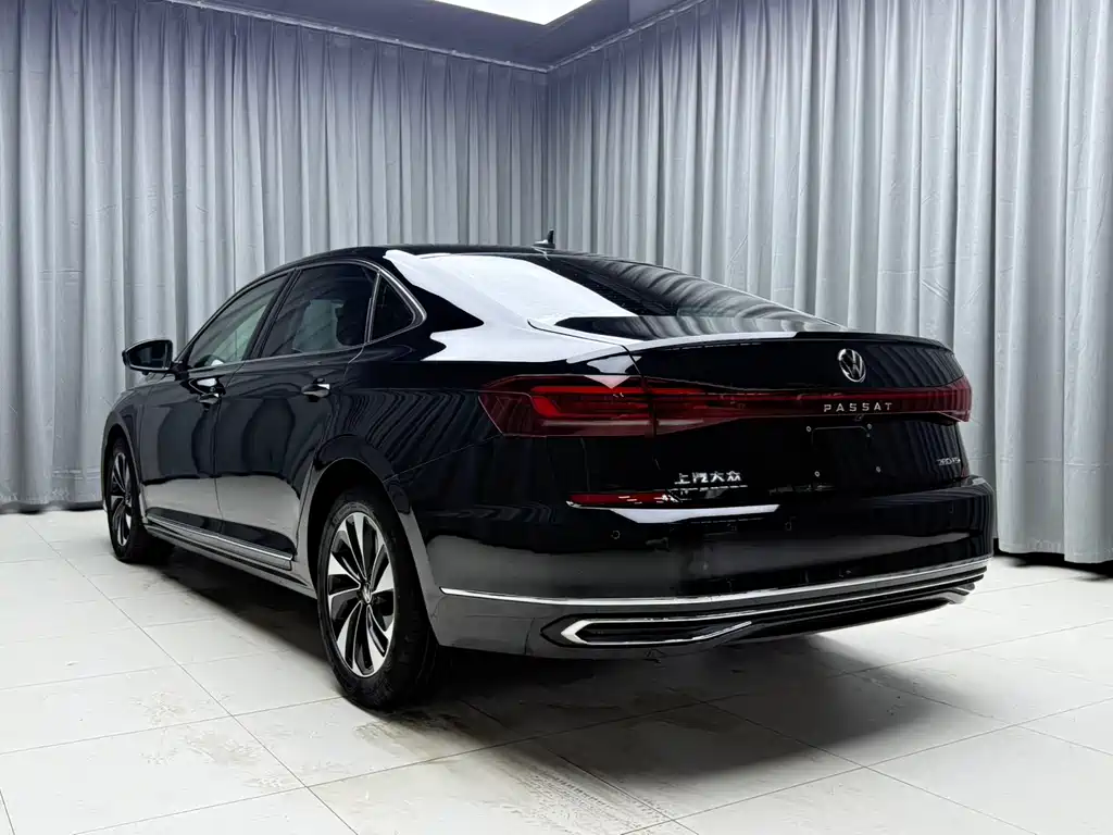 Volkswagen Passat 2023 — фото 4